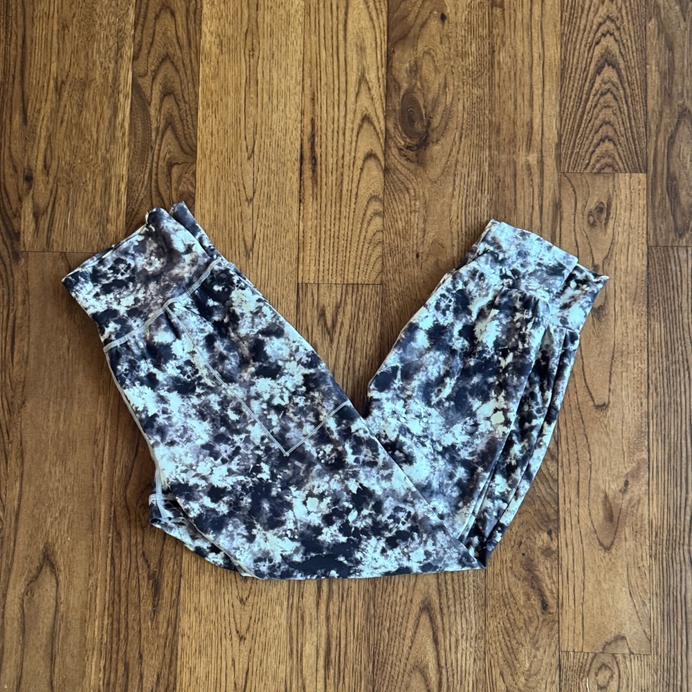 Athleta Black and White Patterned Pants joggers